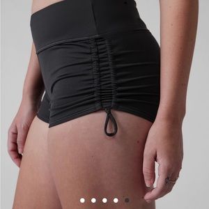 NWT Athleta sand sprint short, black